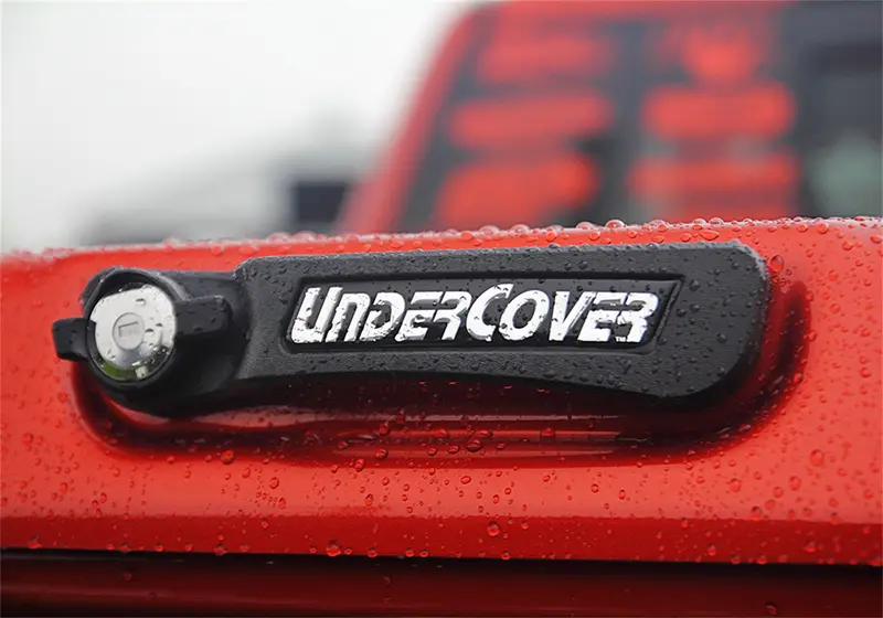 Undercover Uc2168L-H7 Retractable Tonneau Cover – For 2015–2020 Ford F-150 (6' 7" Bed) 1